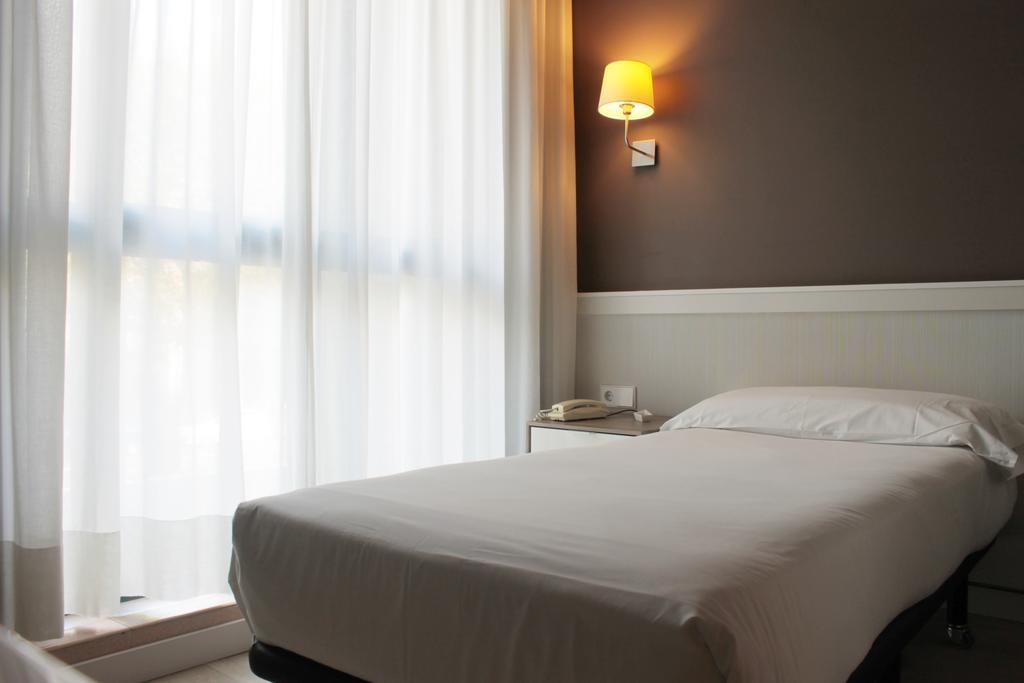 Basic Single Room,139117641:JPEG